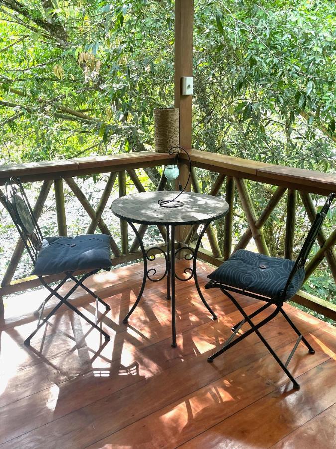 Caoni Riverside Lodge Puerto Quito Zewnętrze zdjęcie